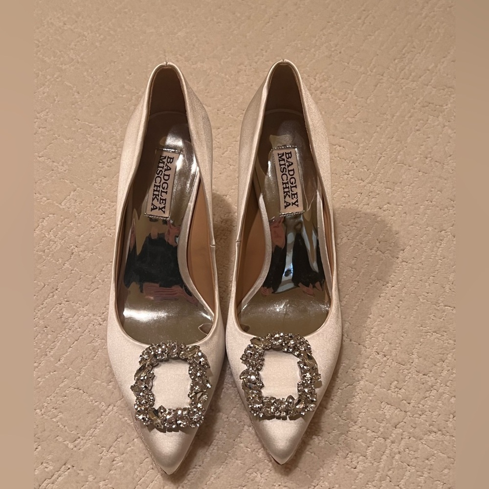 Badgley Mischka White Satin Pointed Toe Slip On d'Orsay Pumps, Never Worn, Sz. 6